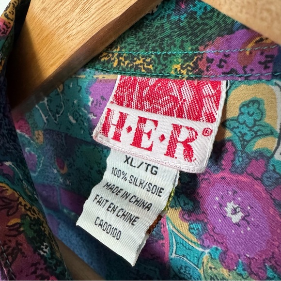 Vintage HER 90s Pattern 100% Silk Button down Shirt, size XL - Picture 7 of 7
